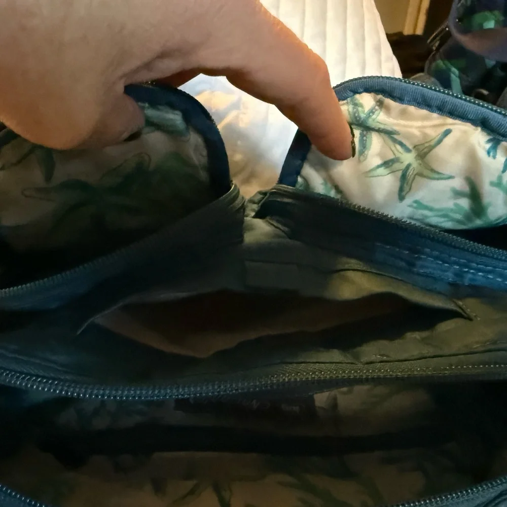 Lug Teal Quilted Navigator Crossbody Bag - Picture 6 of 10